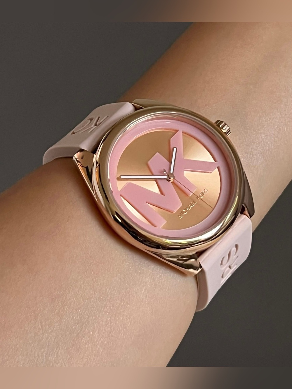 MK7139- Michael Women’s Kors Jan Three-Hand Pink Silicone Watch